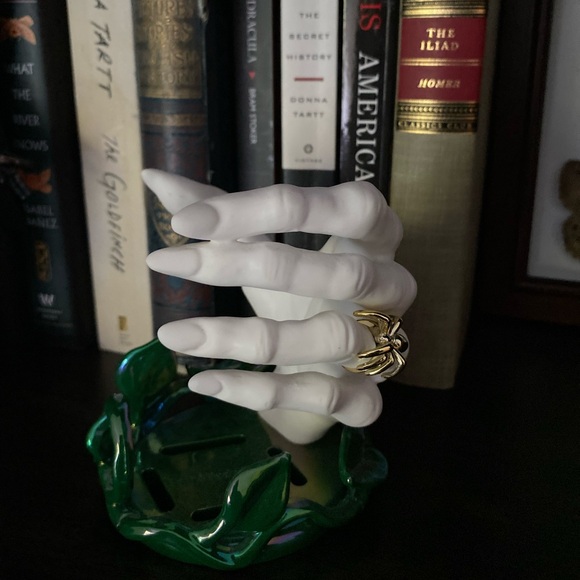 🎃Bath & Body Works Halloween witch hand soap holder💀 - Picture 6 of 7